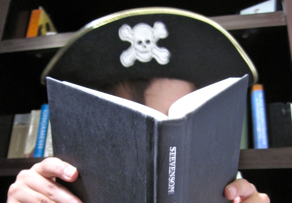 pirate_reading