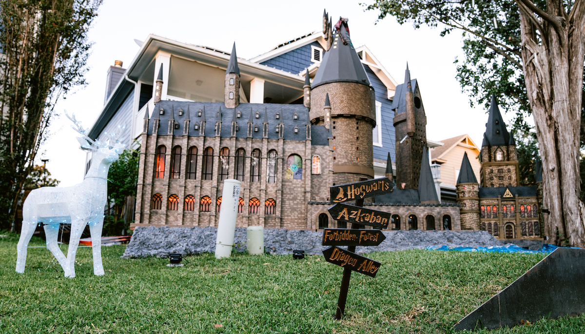 The Austin Harry Potter House is Ready For Christmas!